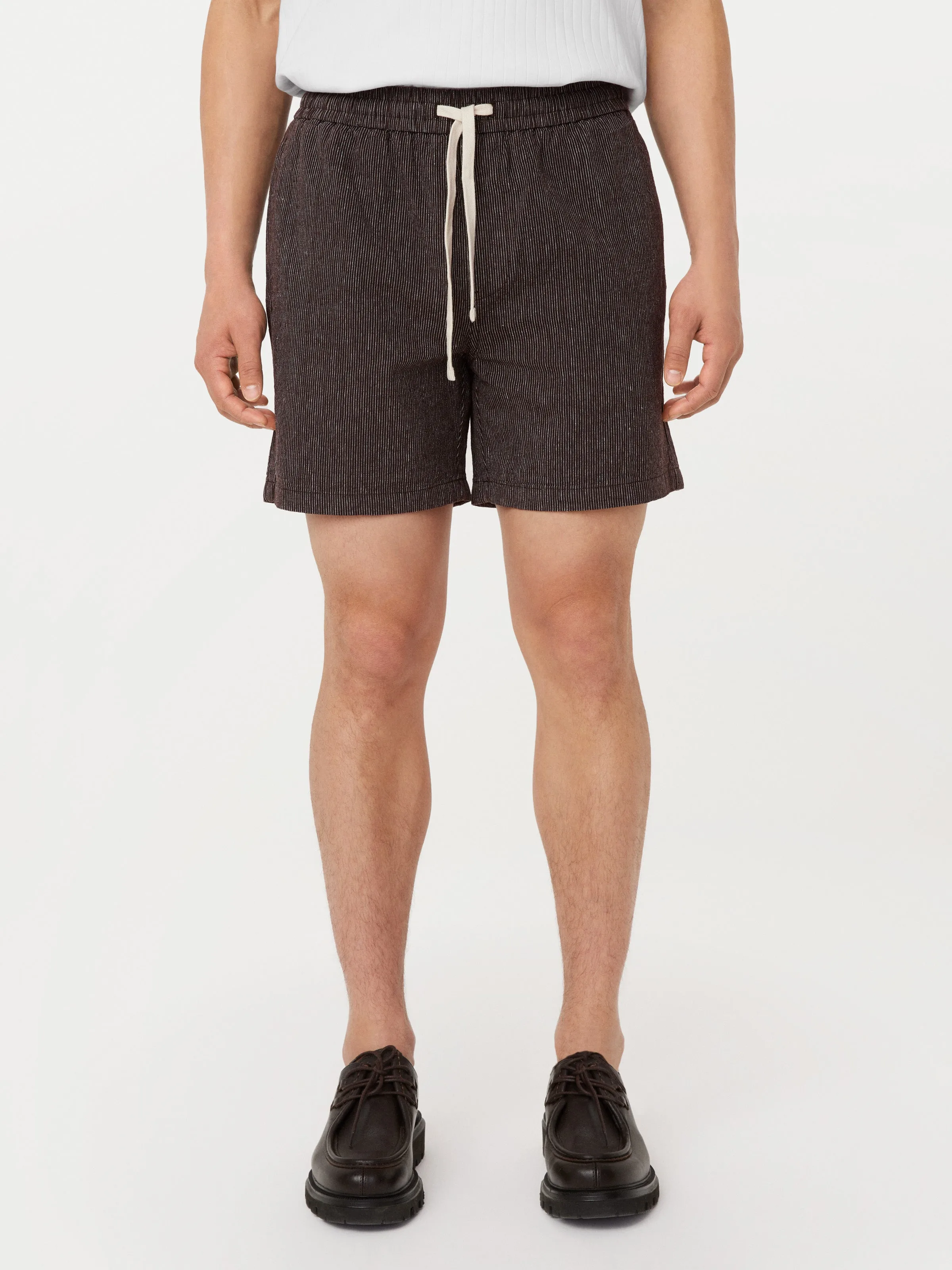 The Casual Linen Short in Dark Chocolate